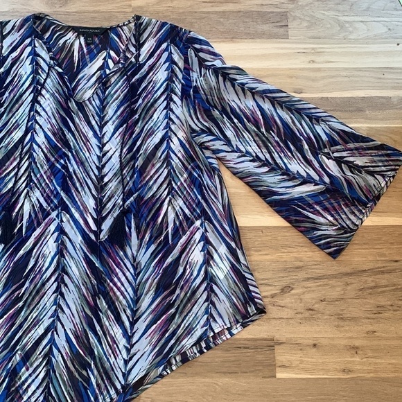 BANANA Republic 3/4 Bell Sleeve Semi Sheer Leaf Pattern Tunic Blouse Women’s XS - Picture 6 of 16
